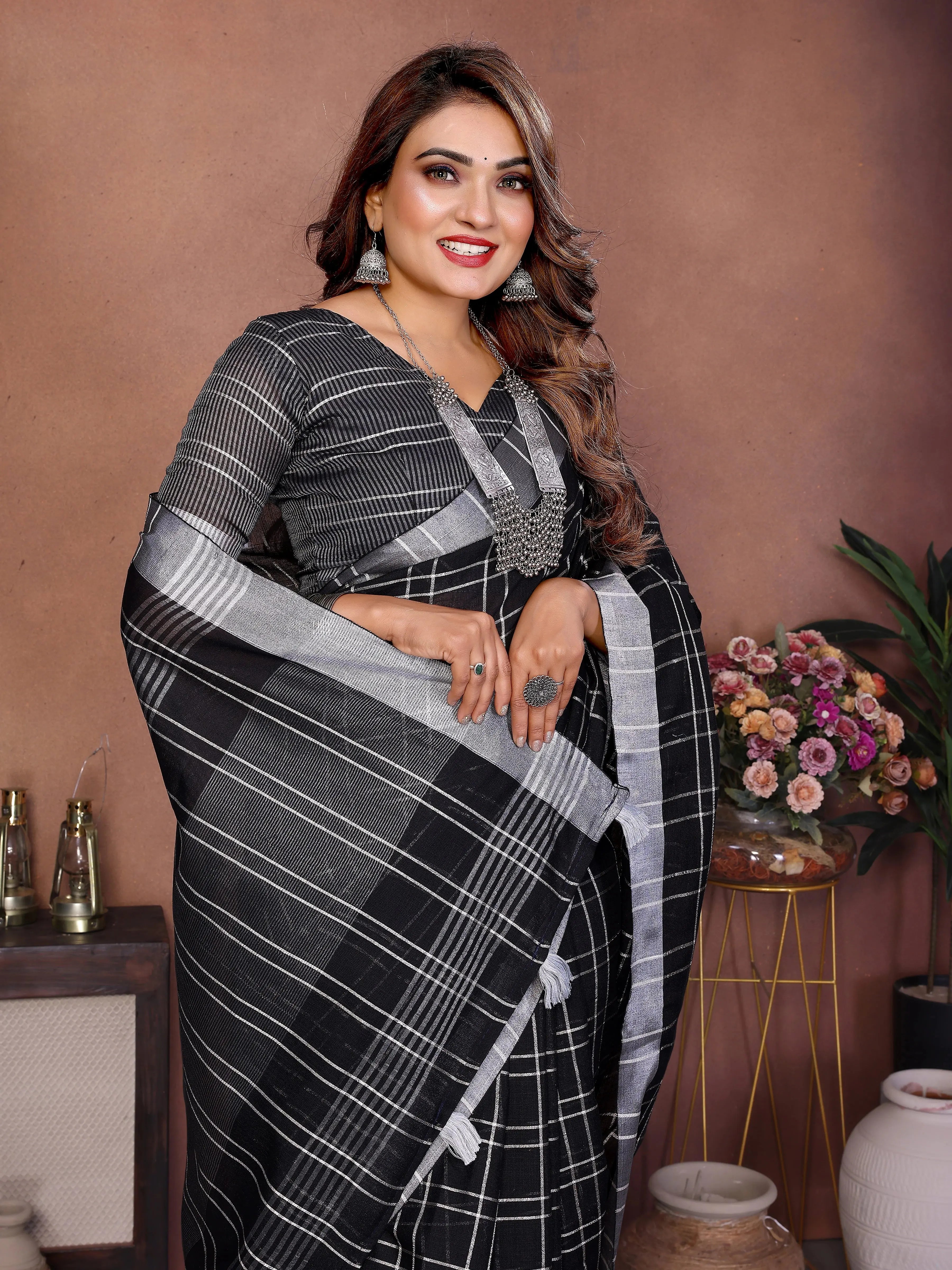 Black Ached Weaving Soft Linen Saree - kalyanja